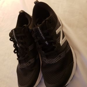 Mens New Balance Shoes. (New/9.5)